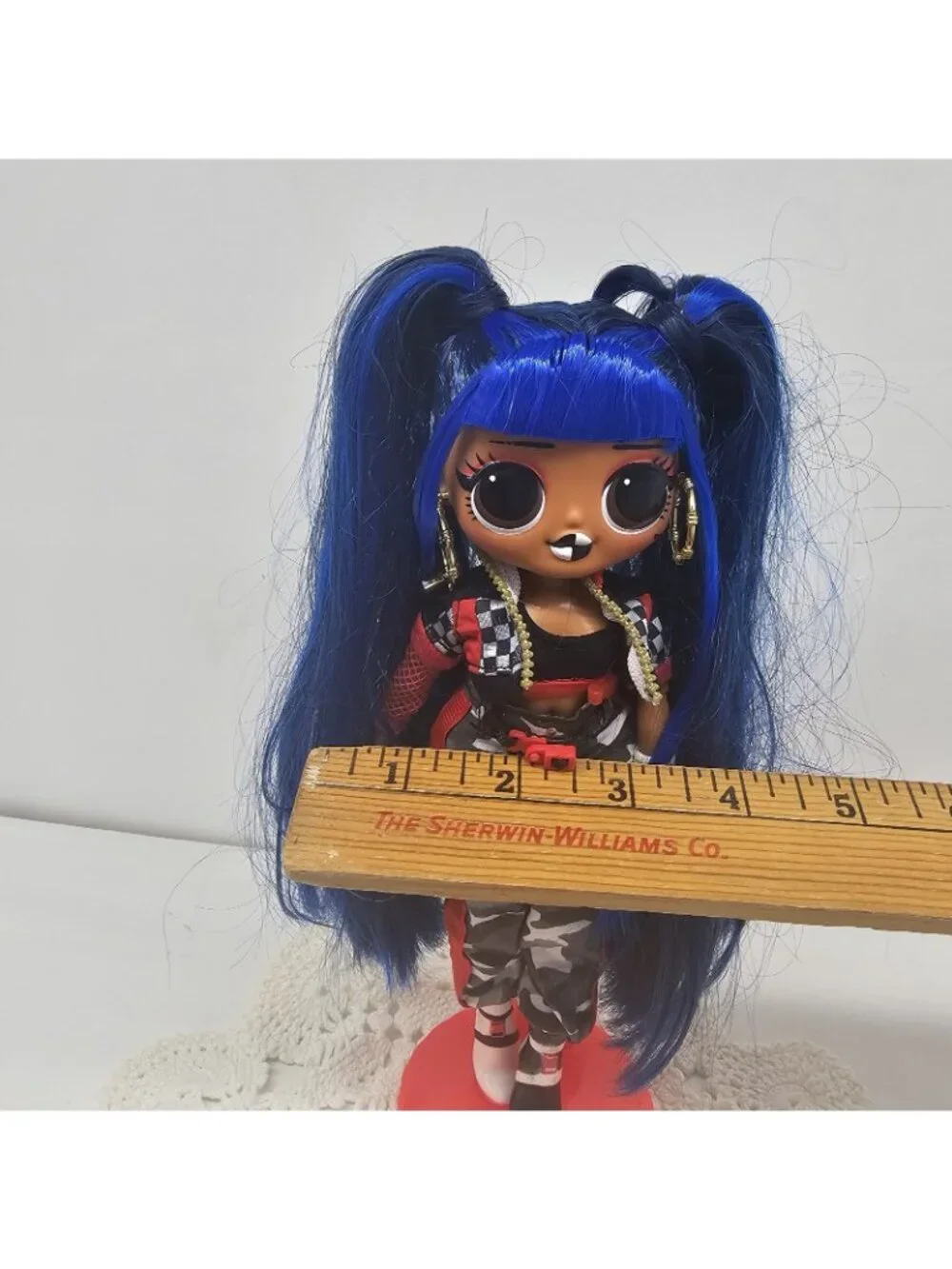 LOL Surprise OMG Downtown B.B. Fashion Doll Blue Hair Camo Outfit MGA